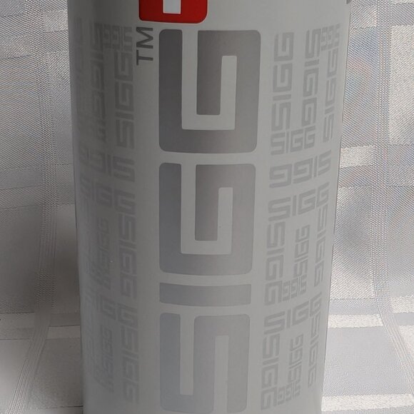 SIGG SWISS MADE METAL WATER BOTTLE SPORTS 0.6 LT SILVER AND WHITE LIDDED SPORTS - Picture 13 of 16